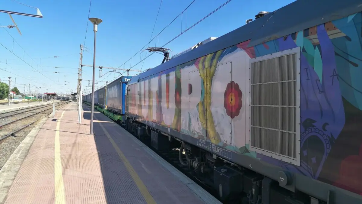 Imagem de contexto do artigo Comboio português ajuda a tirar 18 mil camiões espanhóis da estrada por ano