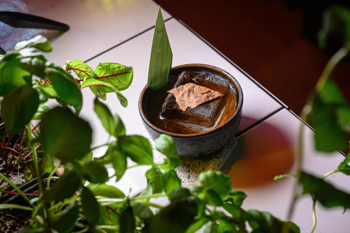 Cocktail Bang Bangkok, no Frágil Bar, projeto de António Rosário