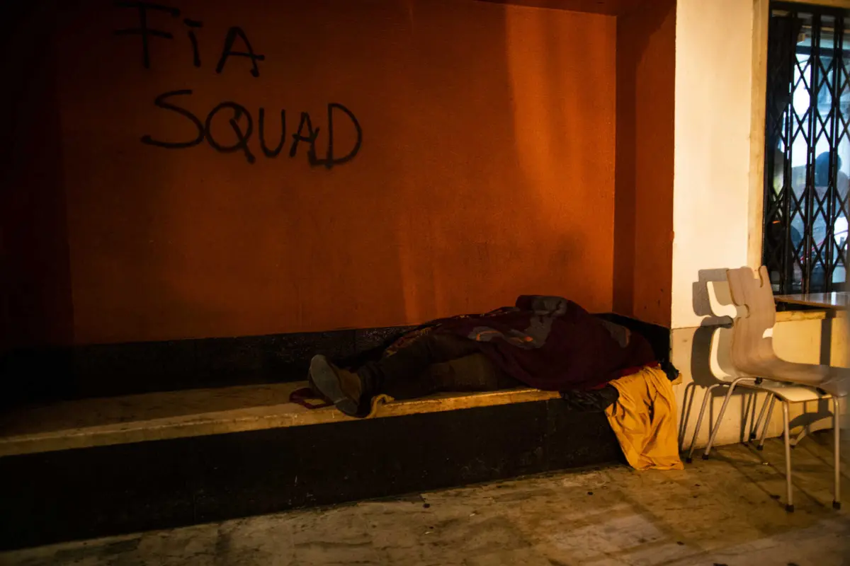 Sem-abrigo ainda foi levado para o hospital, mas acabou por morrer devido à gavidade dos ferimentos