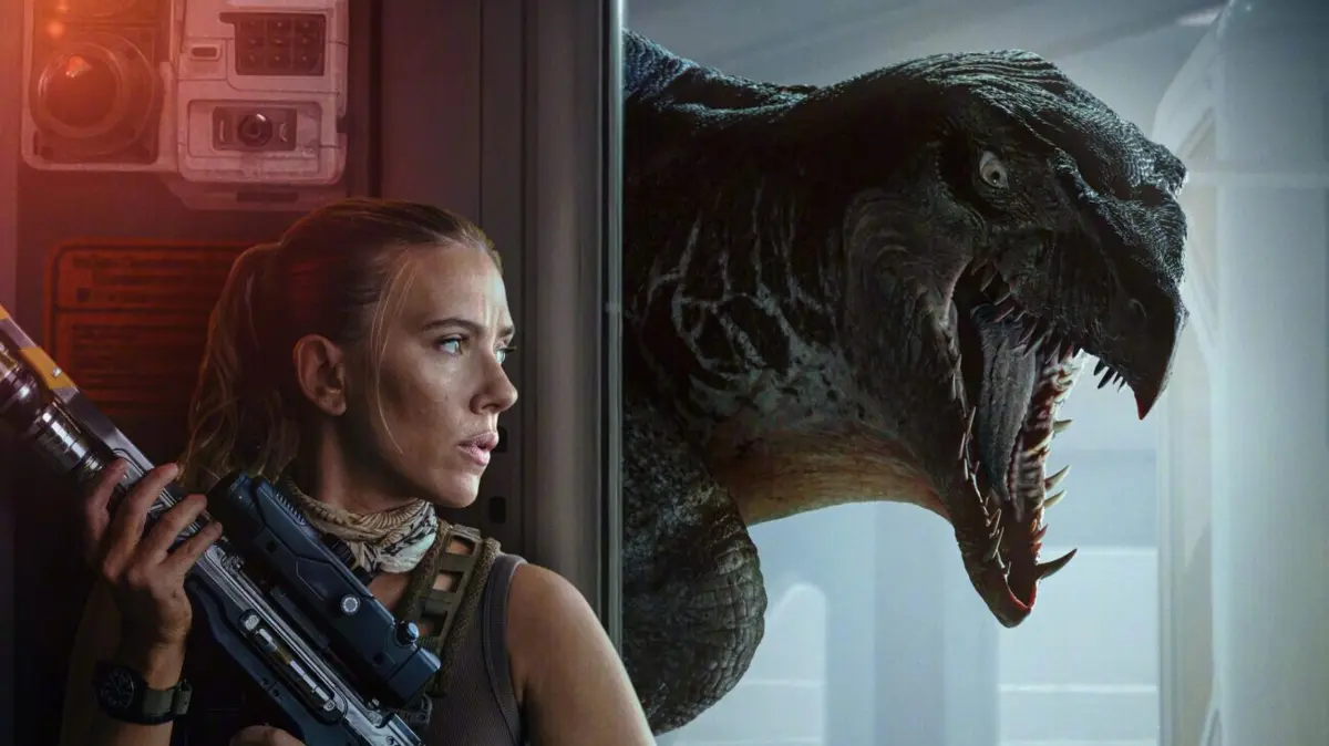 Scarlett Johansson enfrenta uma nova e terrífica besta: o dinossauro híbrido Mutadon.