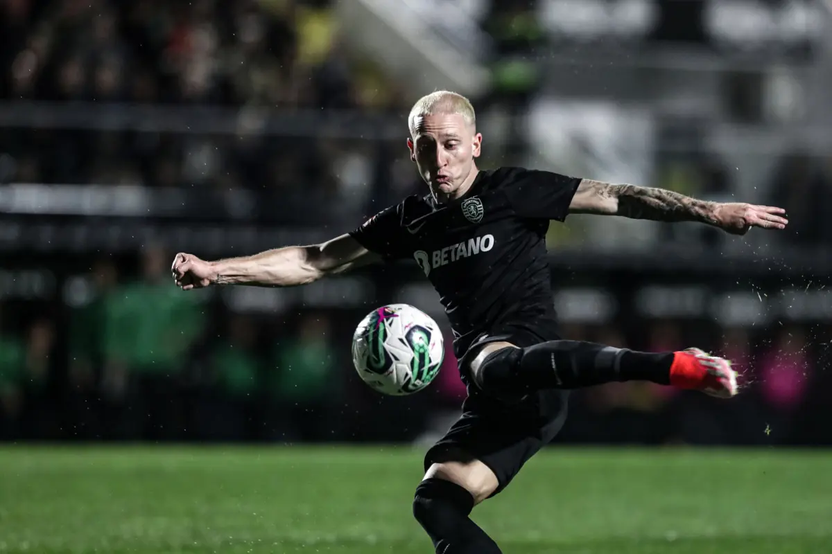 Nuno Santos partiu um vidro no Estádio de Aveiro e feriu uma adepta