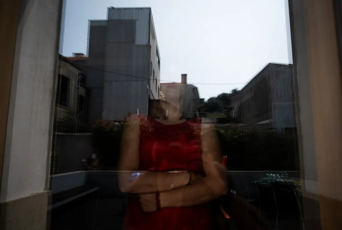 Homem queixou-se de violência doméstica. Juízes dividem-se, mas vence posição de que a conduta “reprovável” da arguida não é crime