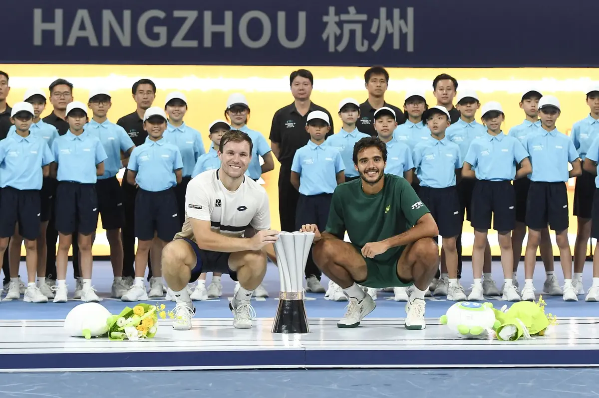 Lucas Miedler (à esquerda) e Francisco Cabral (à direita)