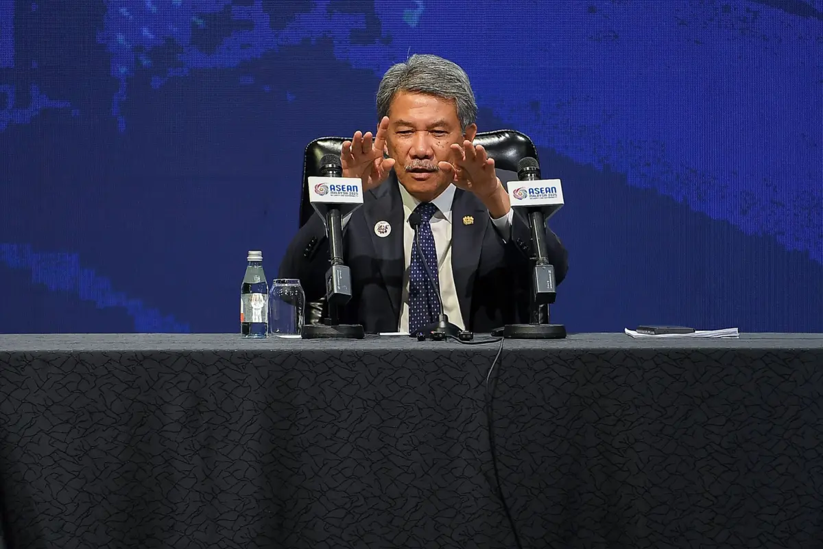 Os dois países pediram a mediação de Kuala Lumpur na resolução do conflito, que começou na quinta-feira,