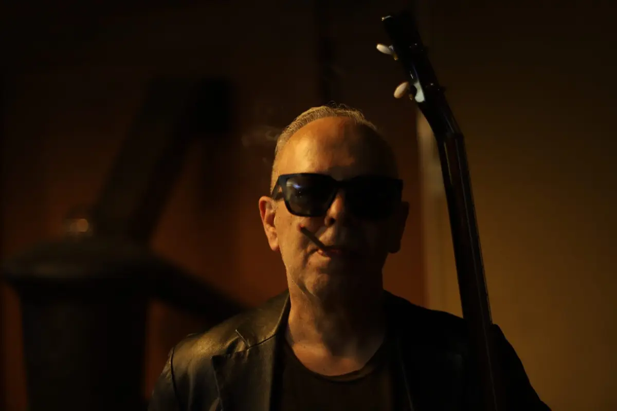 Músico português fabrica agora solitariamente a sua música