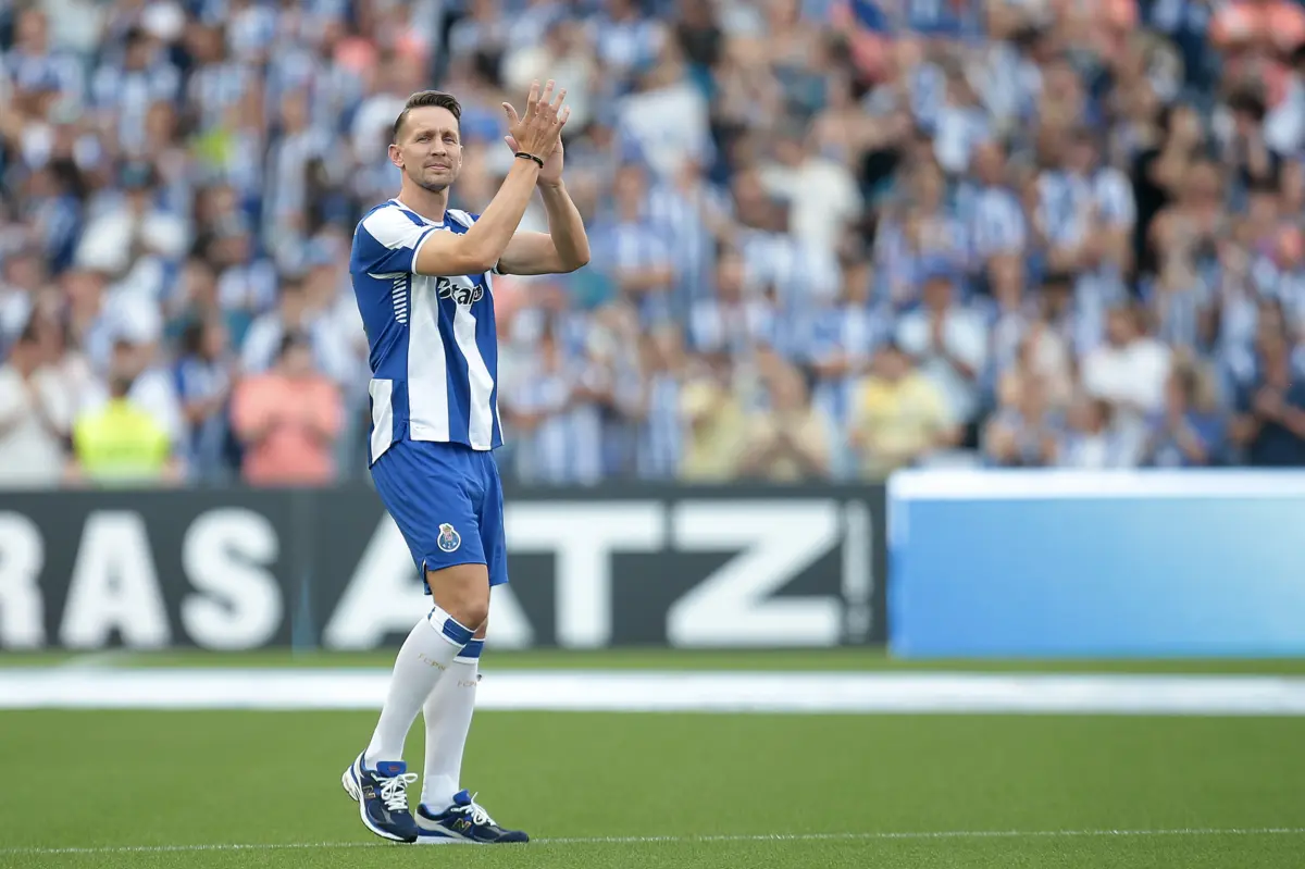 Avançado vai usar o número 26 nos dragões