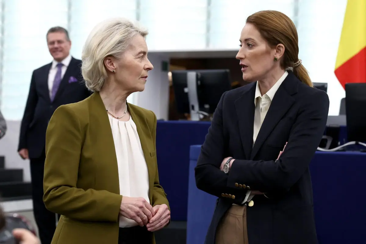 Presidente da Comissão Europeia, Ursula von der Leyen, e presidente do Parlamento Europeu, Roberta Metsola