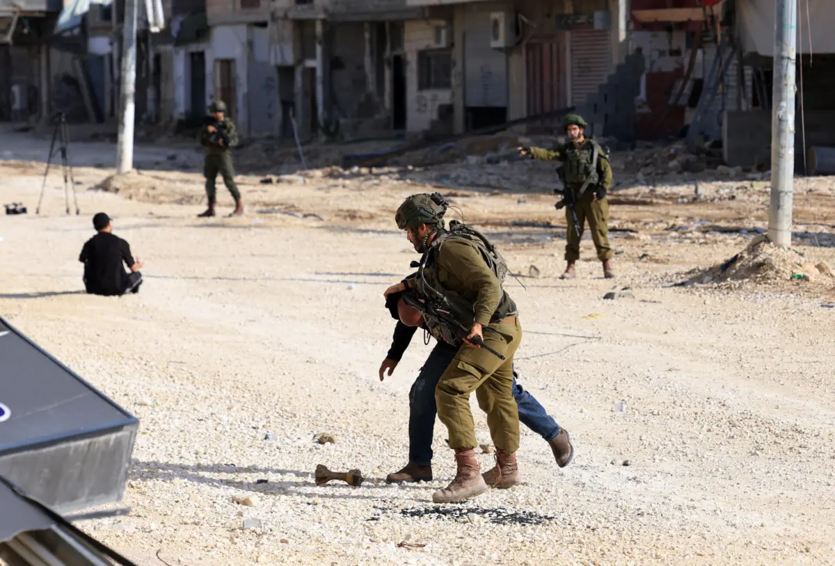 Chefe das Forças Armadas de Israel, Eyal Zamir, retirou vários generais e oficiais de alta patente da reserva militar