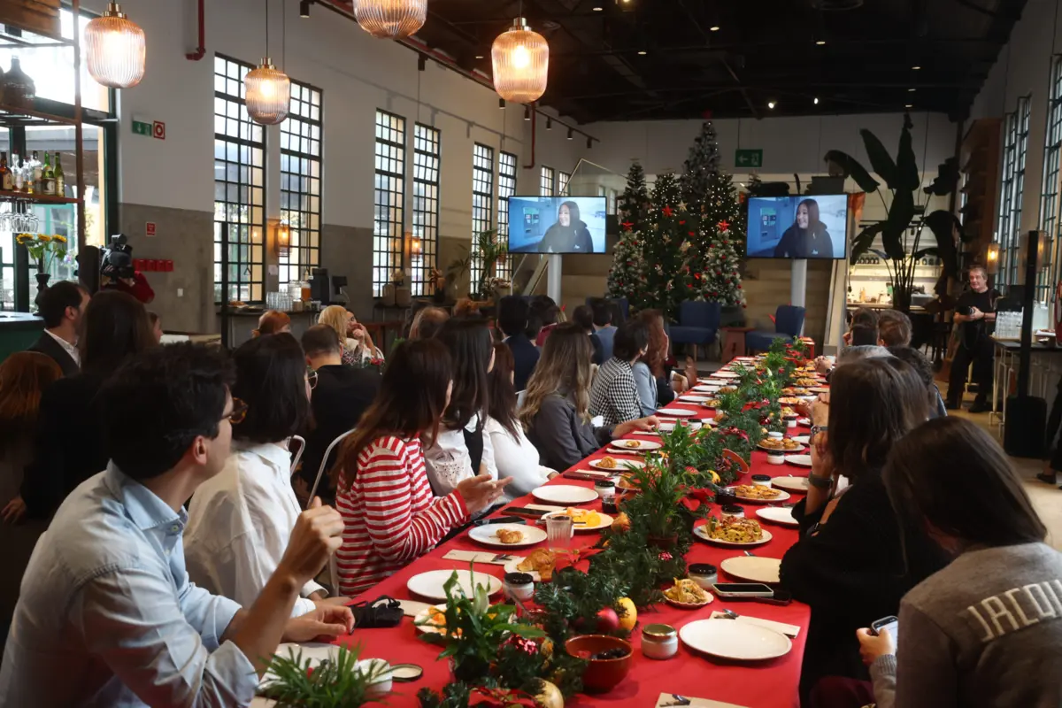 Os portugueses comem cada vez mais sozinhos, e depressa, o que potencia o isolamento social