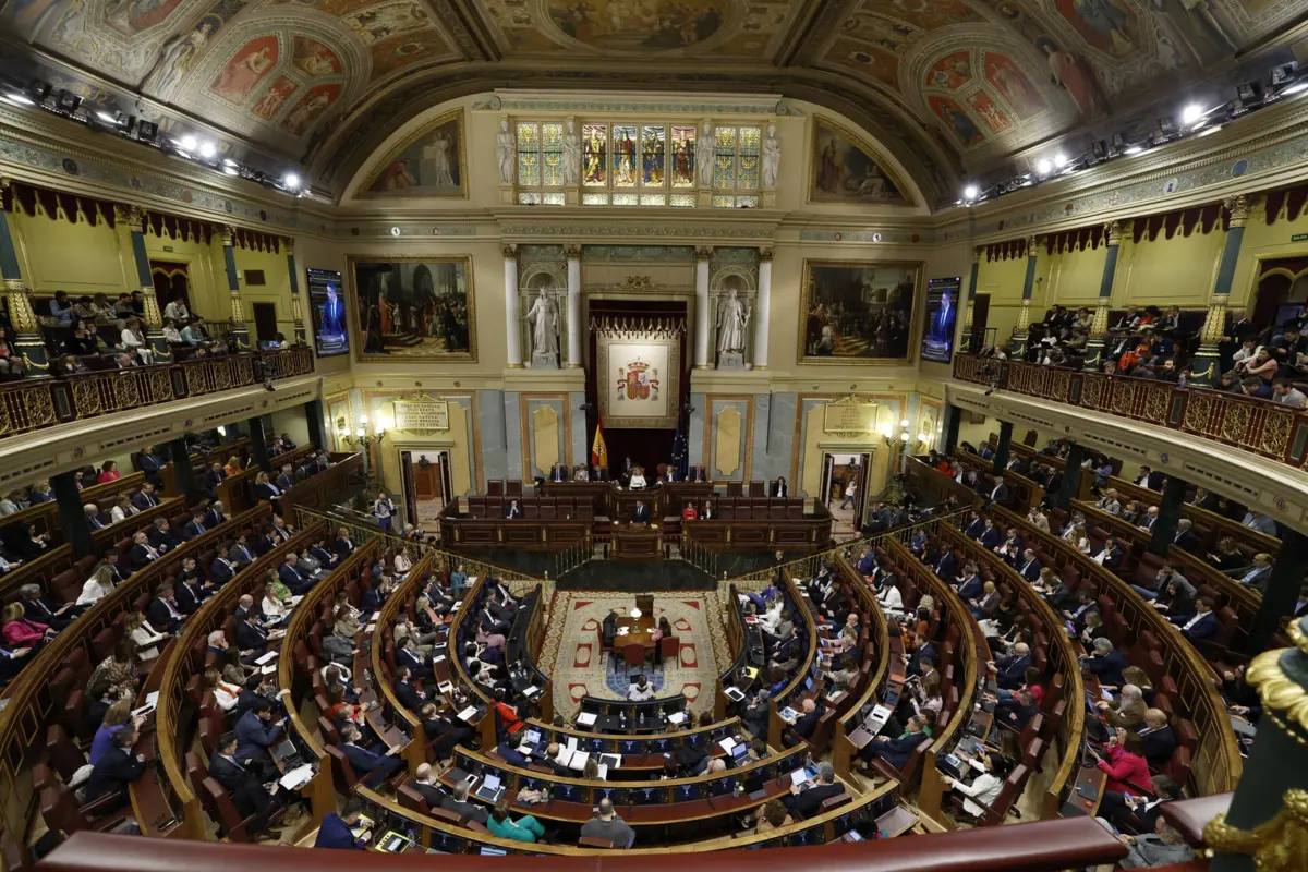 Coligação de Esquerda tenta travar liderança encabeçada pelo PP, de Alberto Feijóo
