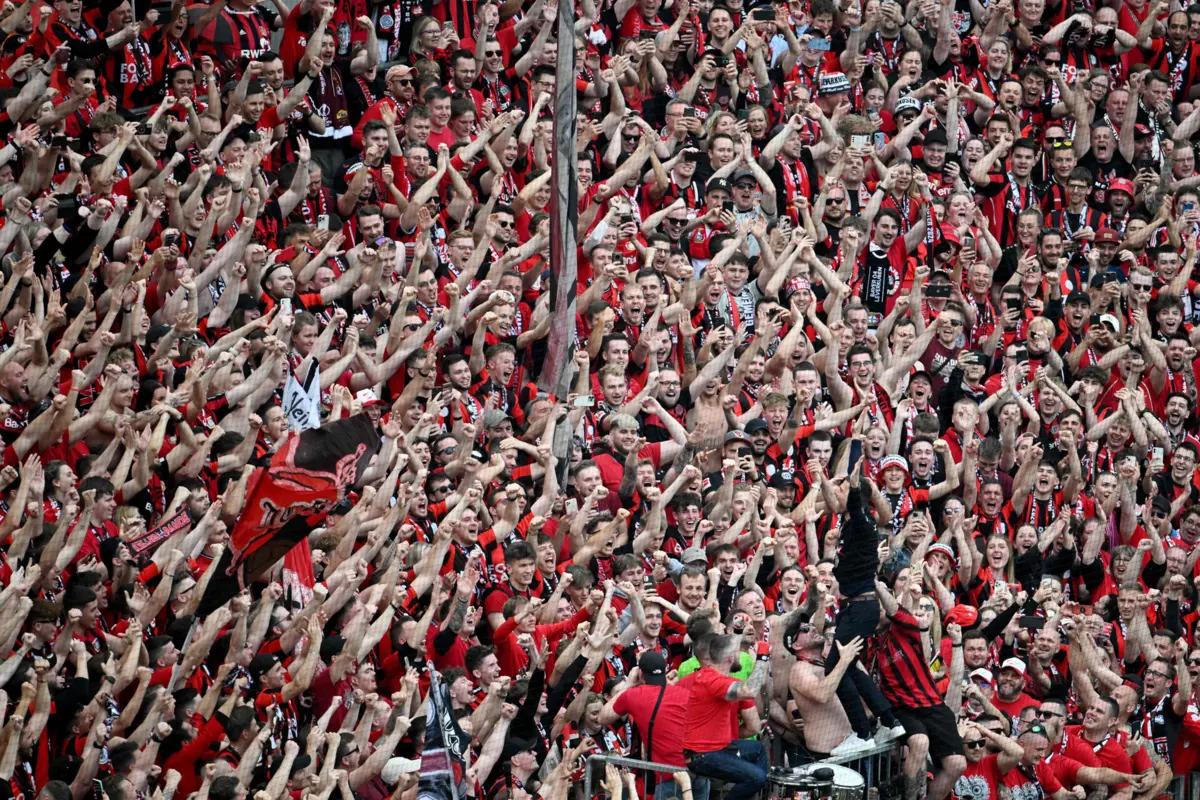 Em alguns jogos, os clubes da Bundesliga 2 não cobram dinheiro pelos bilhetes, mesmo aos adeptos visitantes