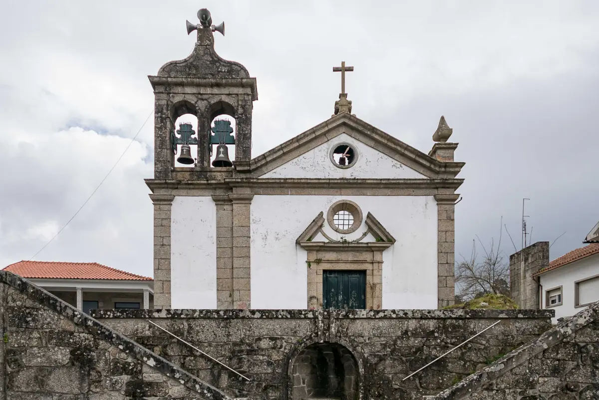 Um curto-circuito destruiu parcialmente a igreja na madrugada de 18 de dezembro de 2017