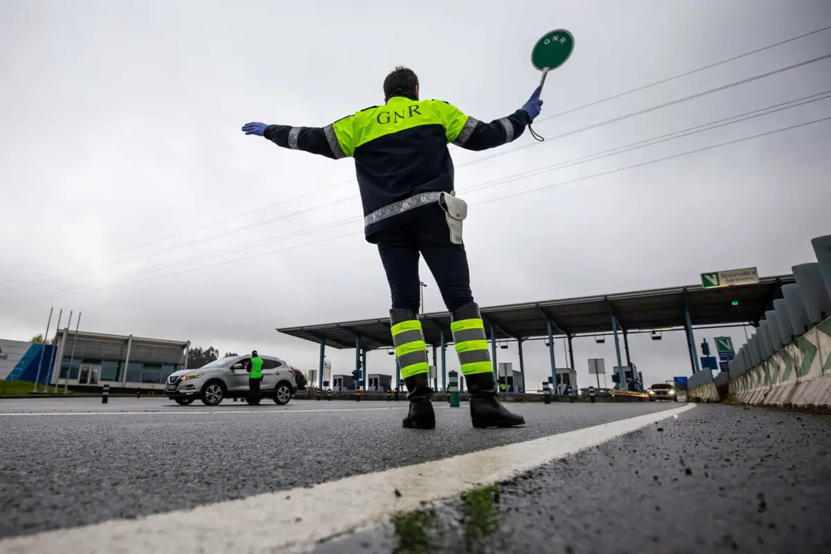 Multas por uso do telemóvel ao volante duplicaram no primeiro trimestre