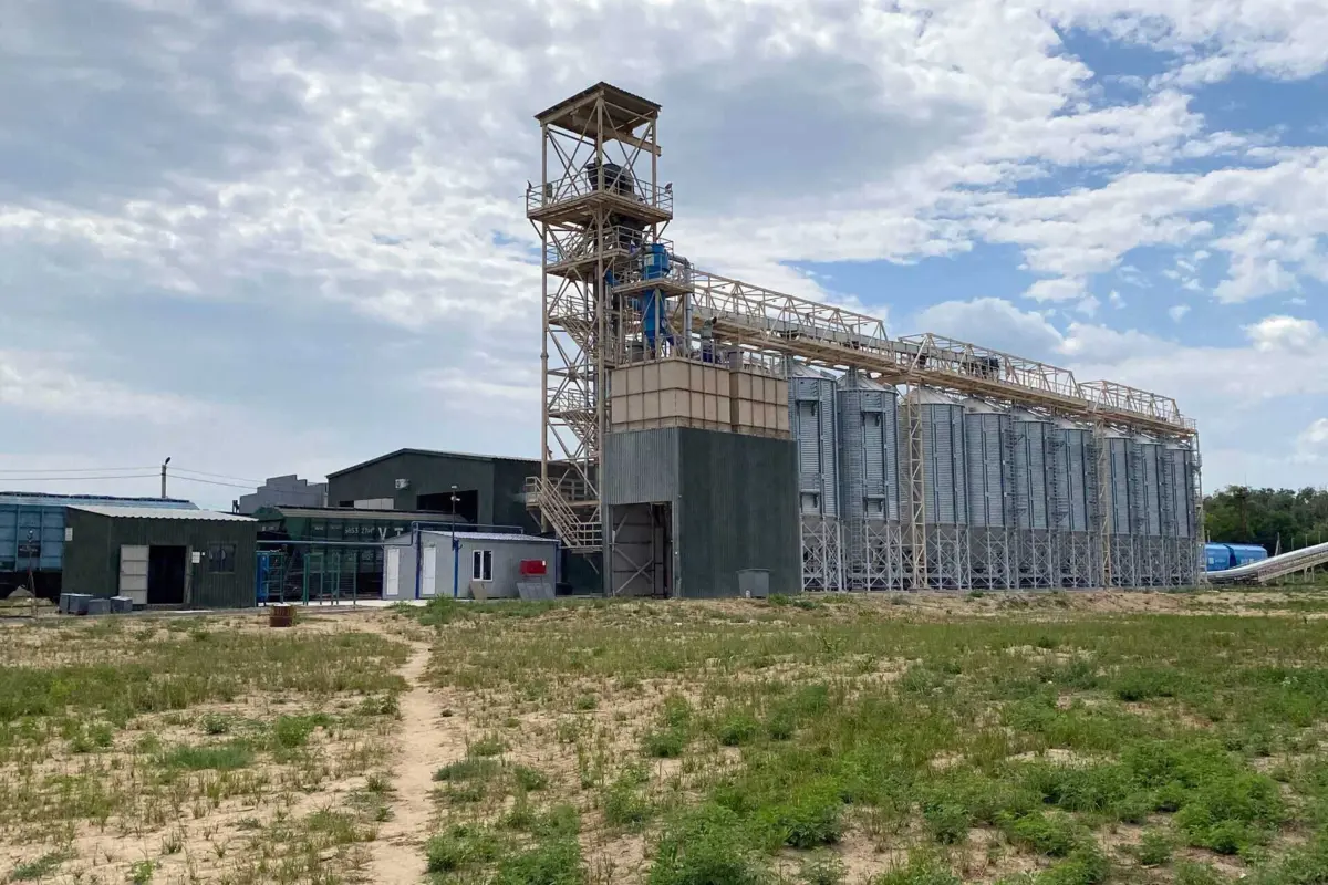 O porto fluvial de Izmail, no Danúbio, que faz fronteira com a Roménia, membro da NATO, tornou-se a principal rota de exportação de produtos ucranianos após a retirada da Rússia do acordo de cereais