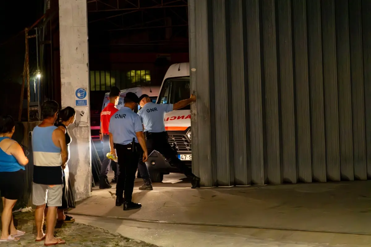 Imagem de contexto do artigo Homem mata mulher e suicida-se em oficina de metalomecânica em Vale de Cambra