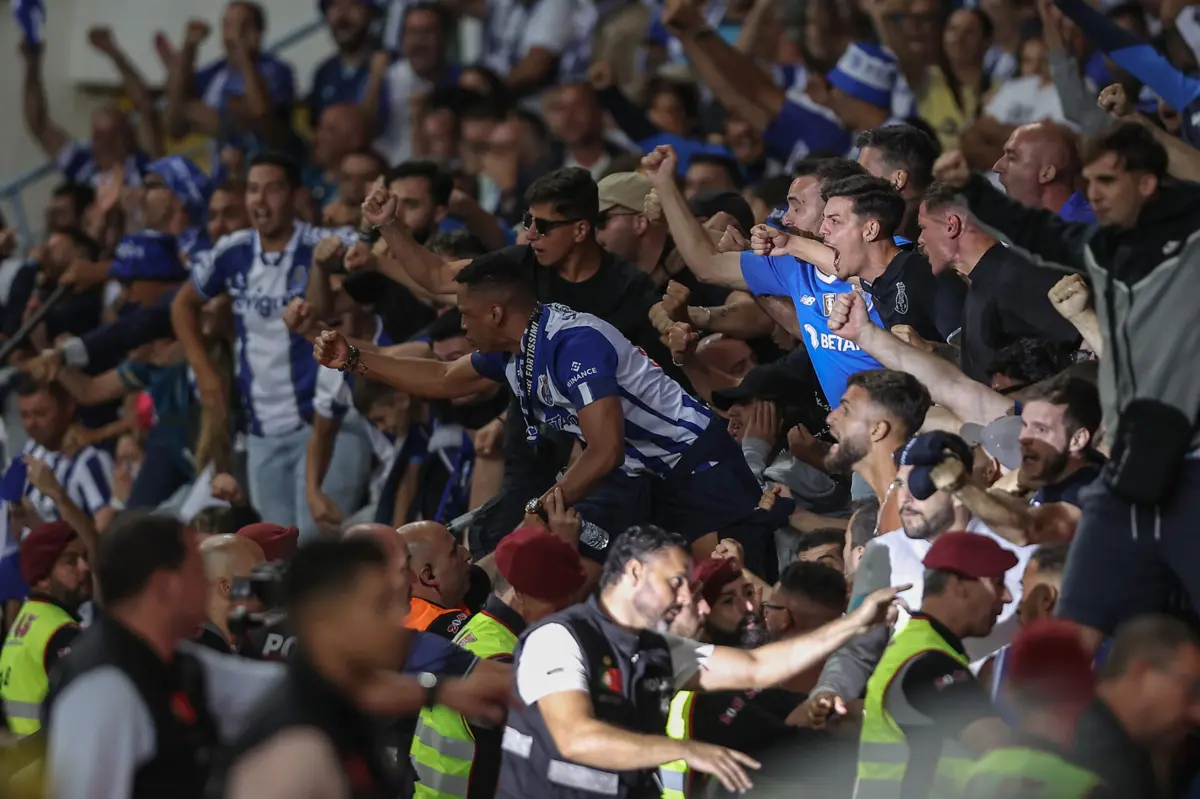 Imagem de contexto do artigo Os festejos triunfais da reviravolta épica dos dragões