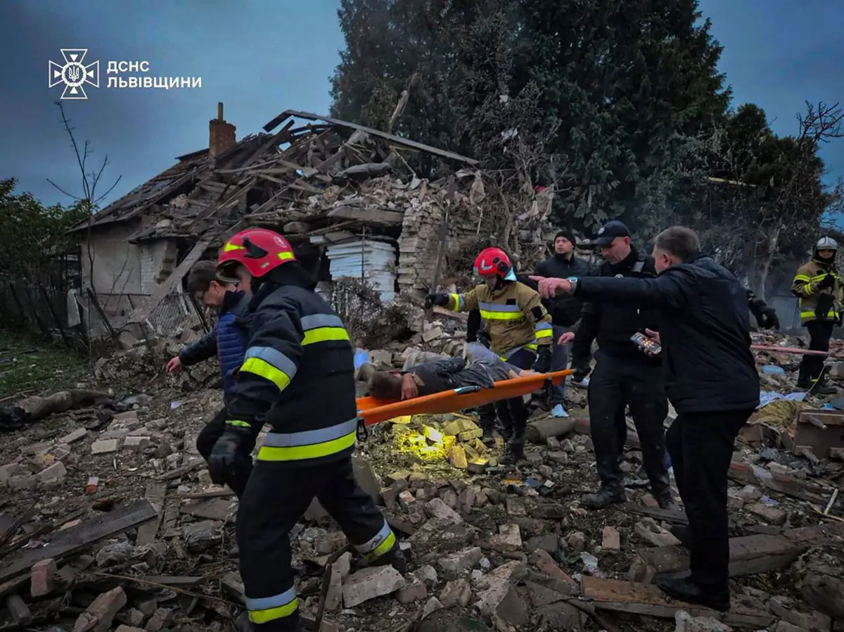 Rússia lançou o maior ataque, desde o início da invasão militar à Ucrânia, contra a região de Lviv, que faz fronteira com a Polónia