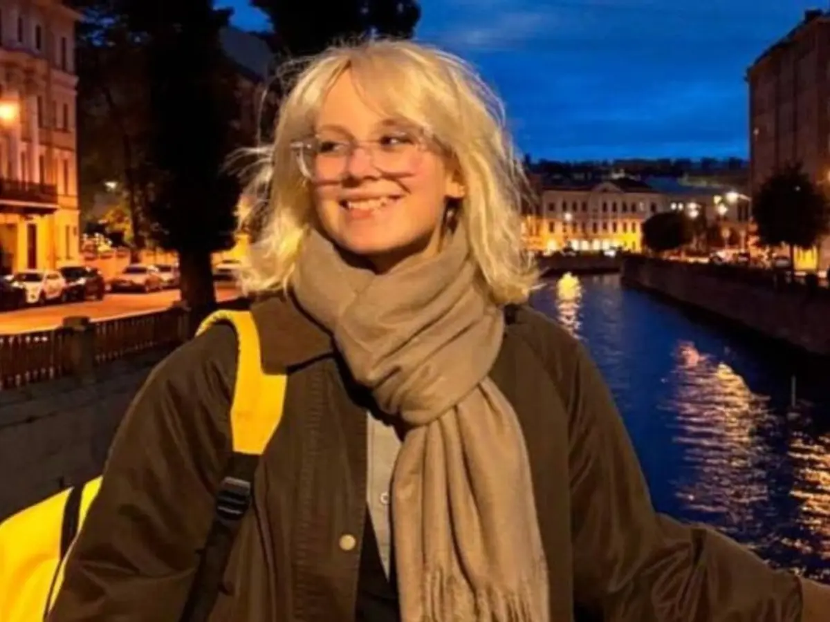 Imagem de contexto do artigo Libertada artista russa condenada por cantar contra a guerra