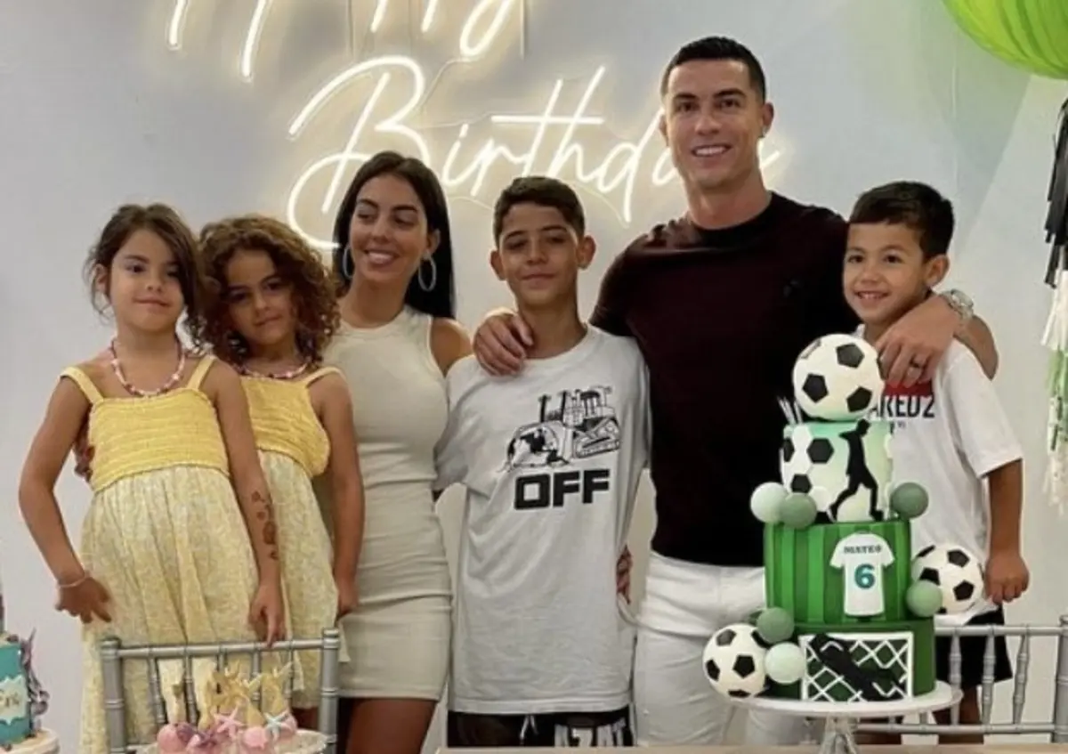 Imagem de contexto do artigo Cristiano Ronaldo recebido com muito amor no regresso a casa