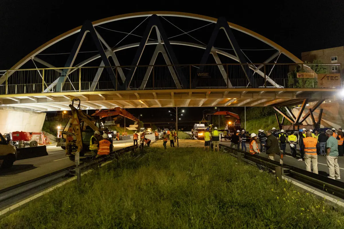 Viaduto foi colocado no final de maio