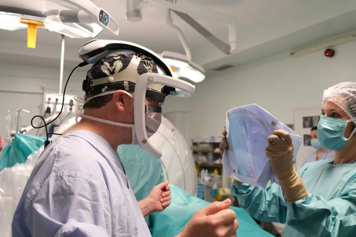 Capacete cirúrgico vai proporcionar grandes avanços para tecnológicos para o Hospital S. João