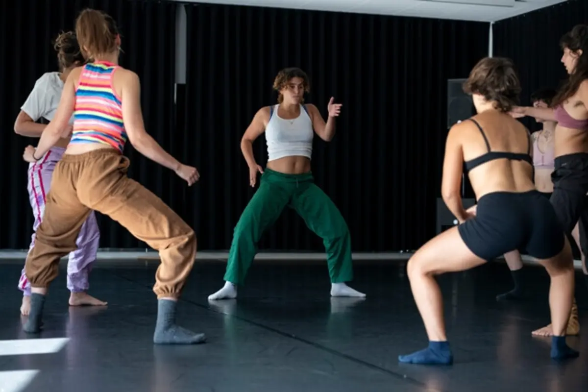 Marga Alfeirão, que este ano se estreia no Festival DDD, leciona workshops no CAMPUS Paulo Cunha e Silva, no Porto.