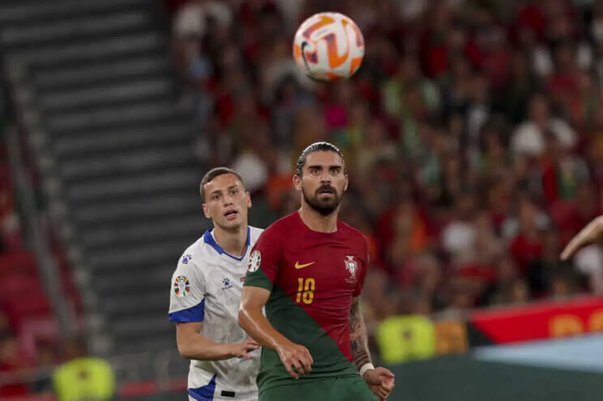 Rúben Neves foi utilizado no triunfo (3-0) de Portugal sobre a Bósnia