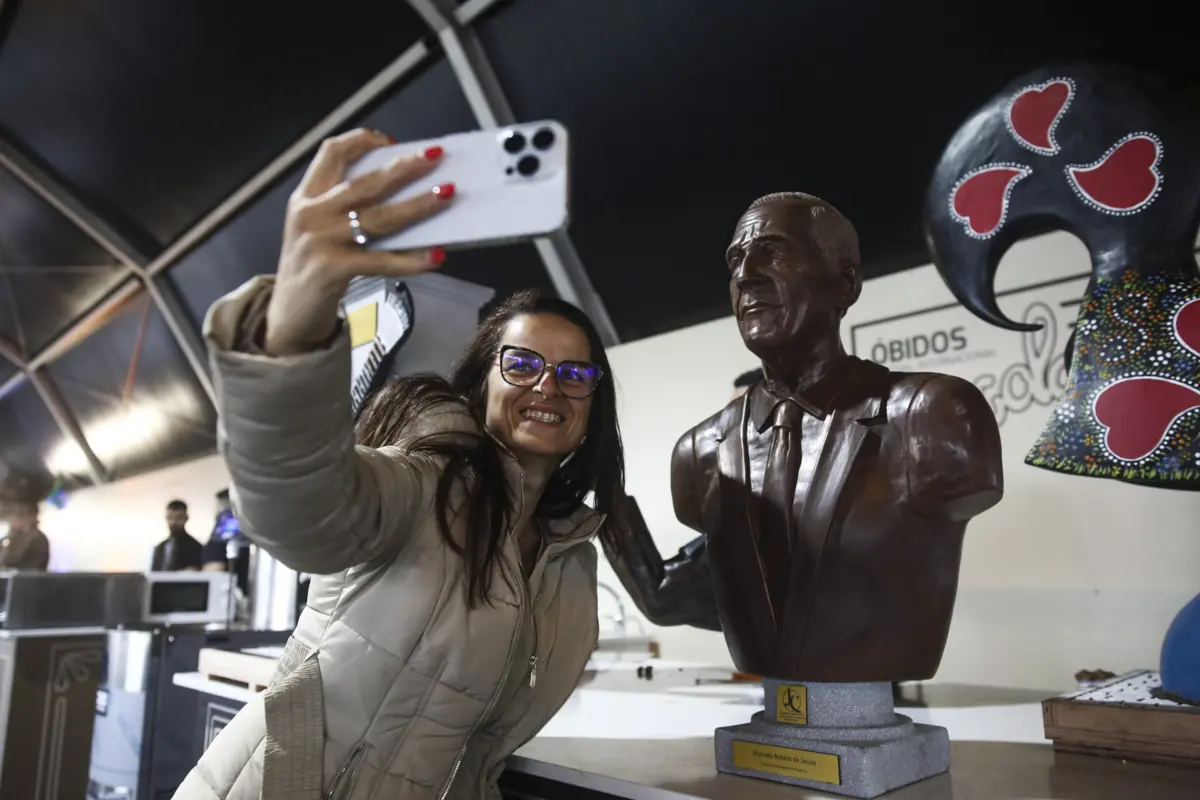 Imagem de contexto do artigo Busto de Marcelo e galo de Barcelos: a "portugalidade" com forma de chocolate em Óbidos