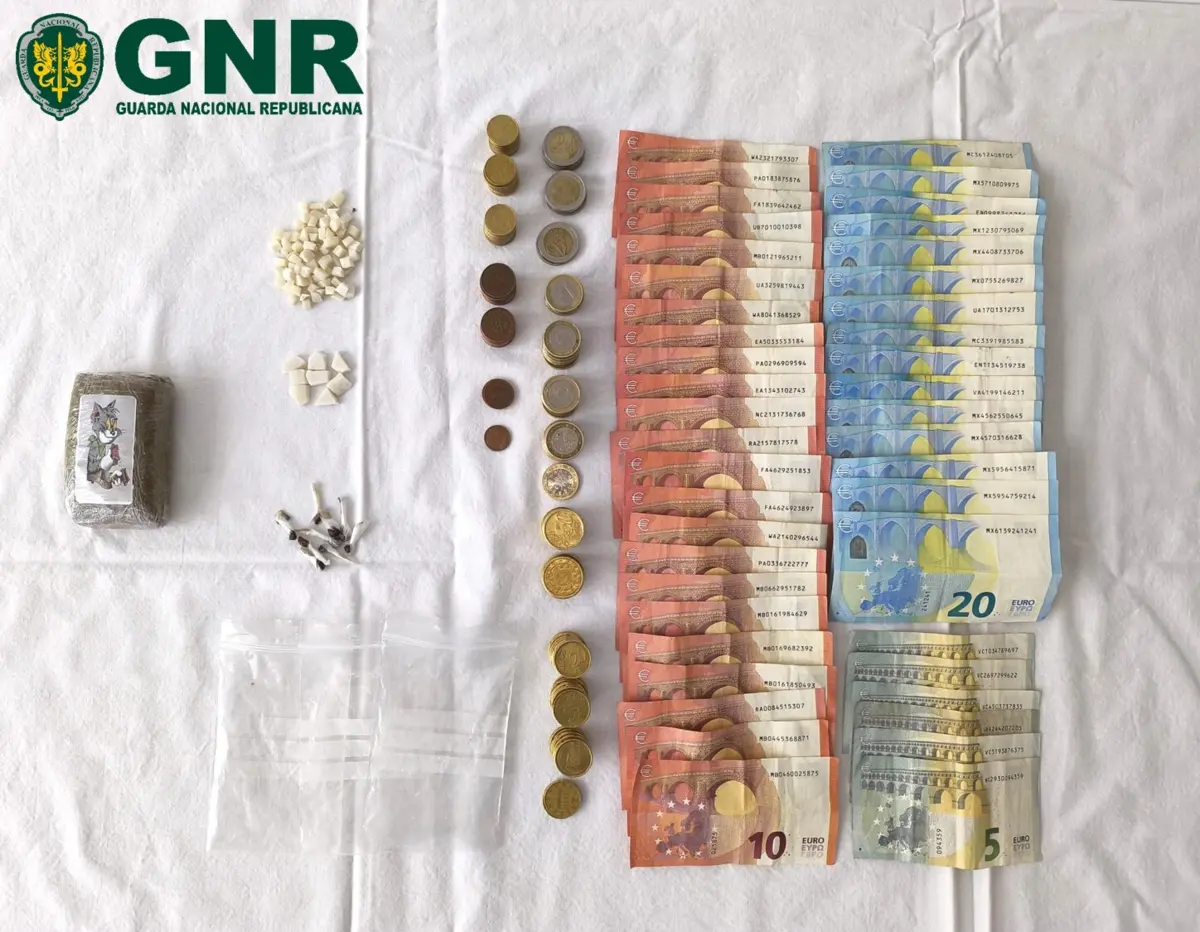 GNR apreendeu droga e dinheiro, em Matosinhos