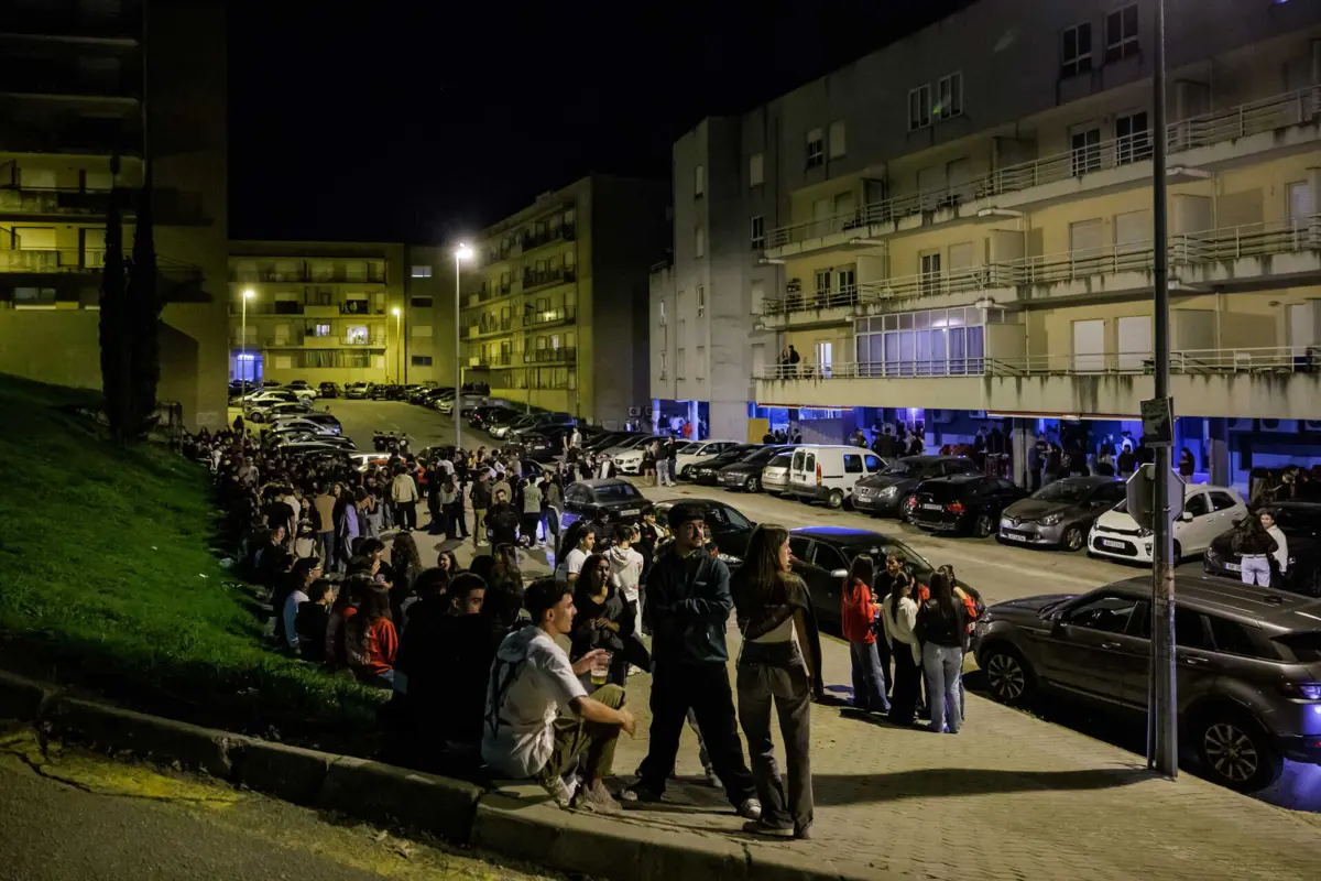 Centenas de estudantes frequentam os bares junto à UMinho