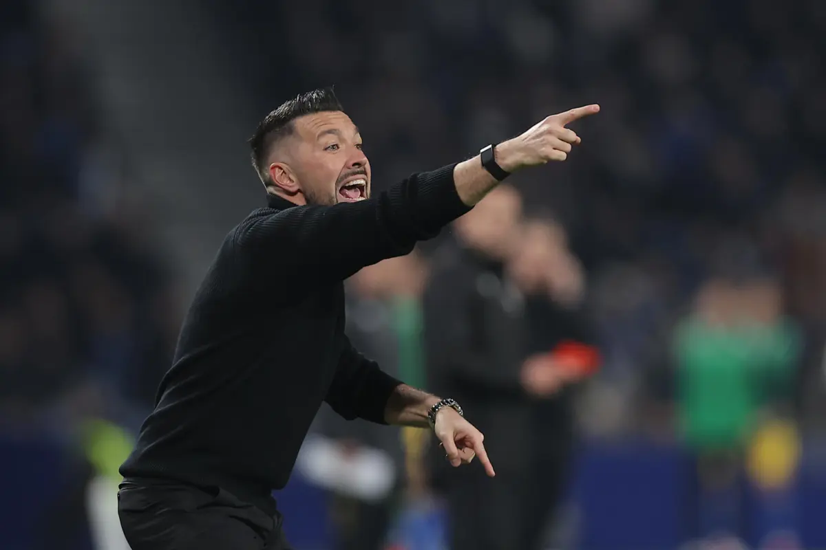 Francesco Farioli apresenta um onze sem vários habituais titulares