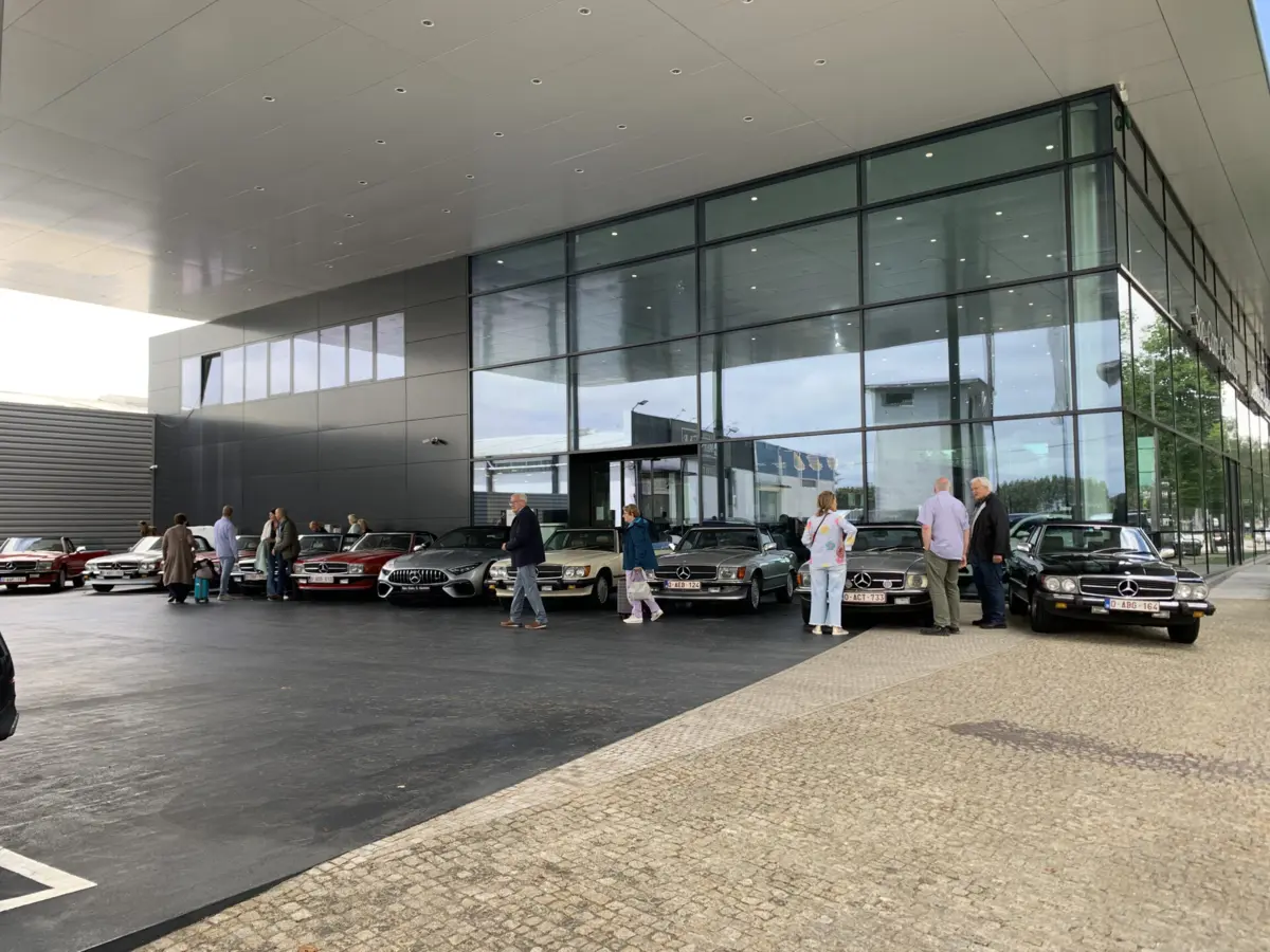 Mercedes SL "Dallas", partiram da Maia