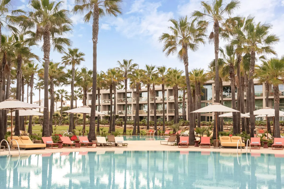 O Kimton Atlântico Algarve tem três piscinas exteriores (uma delas infantil) e uma interior.