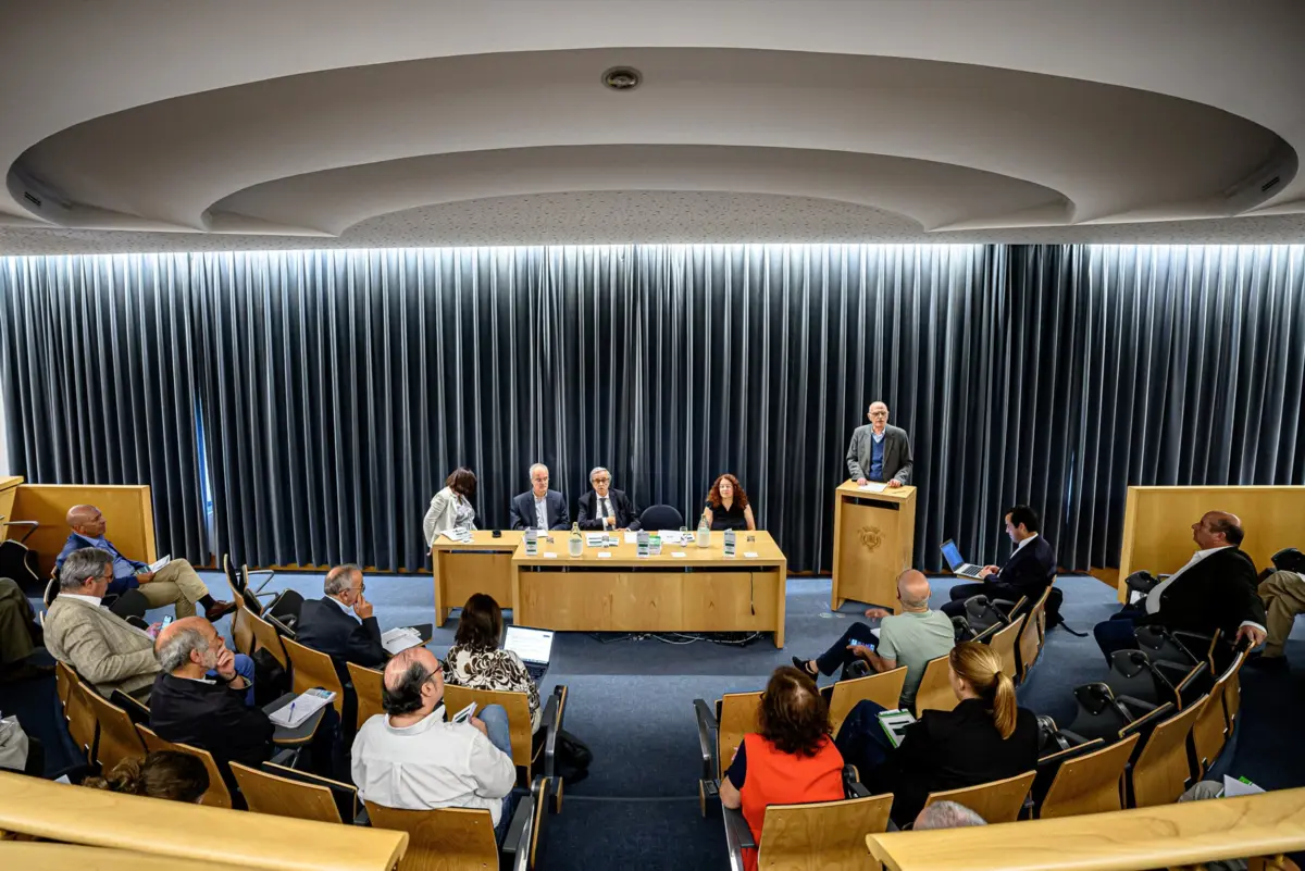Anuário das Assembleias apresentado no Porto