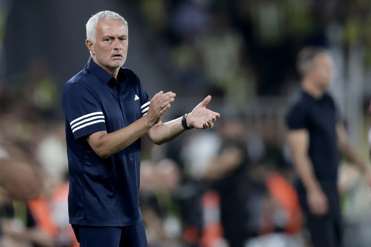 José Mourinho treina atualmente o Fenerbahçe