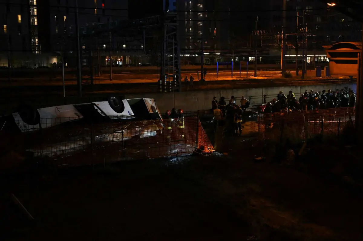 Governo esclarece que não há portugueses feridos no acidente de autocarro em Veneza