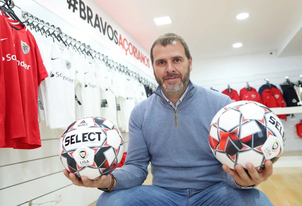 Ao serviço do Santa Clara, João Henriques cumpriu duas temporadas estáveis na Liga, alcançando o 9.º e 10.º lugar