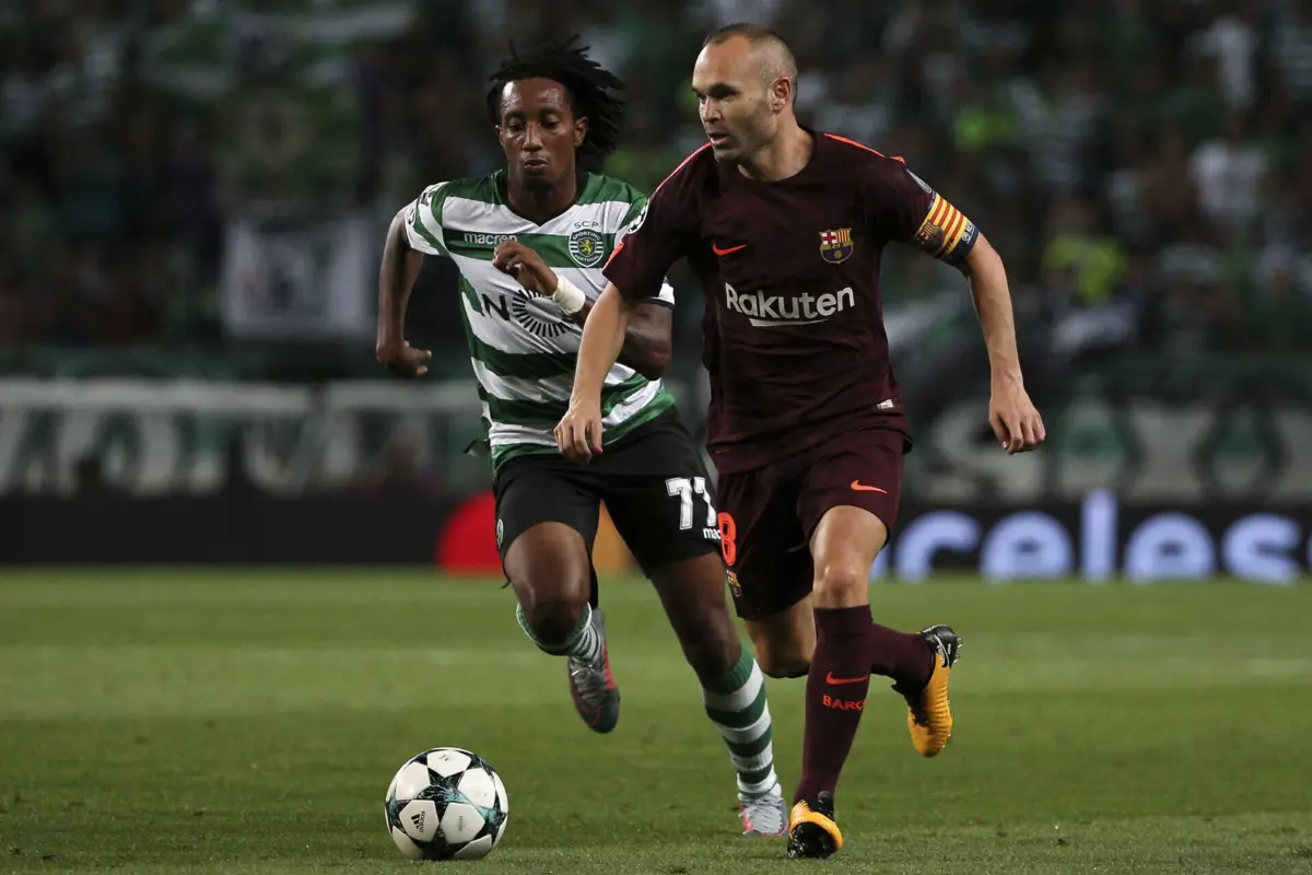 Iniesta num duelo contra o Sporting