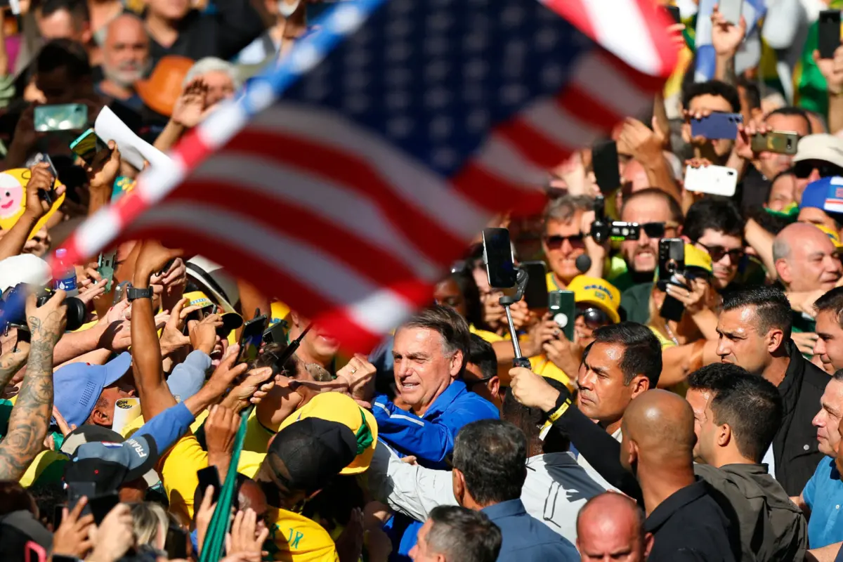 Jair Bolsonaro durante manifestação com apoiantes em São Paulo, a 29 de junho.