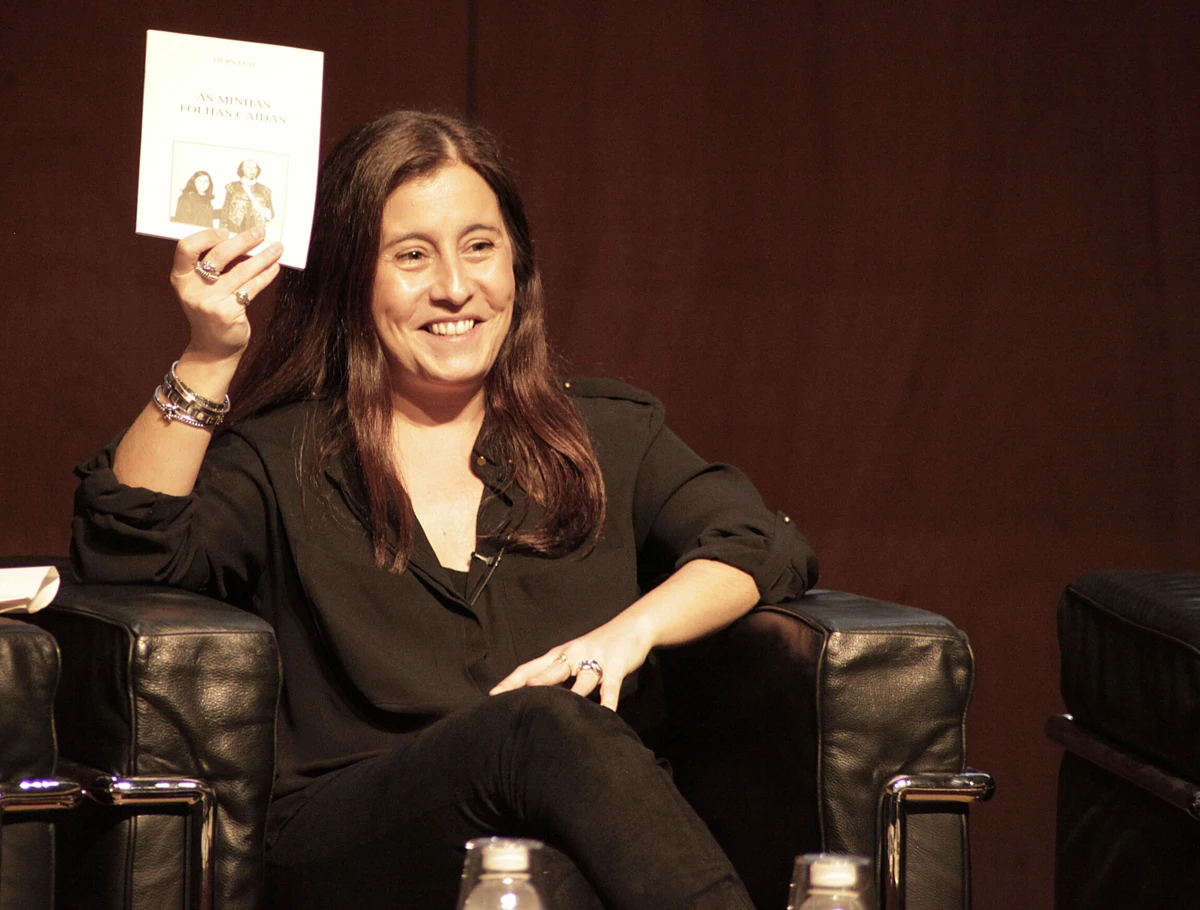 “A liberdade é uma cama com jardim”, escreve Filipa Leal em “Adrenalina”