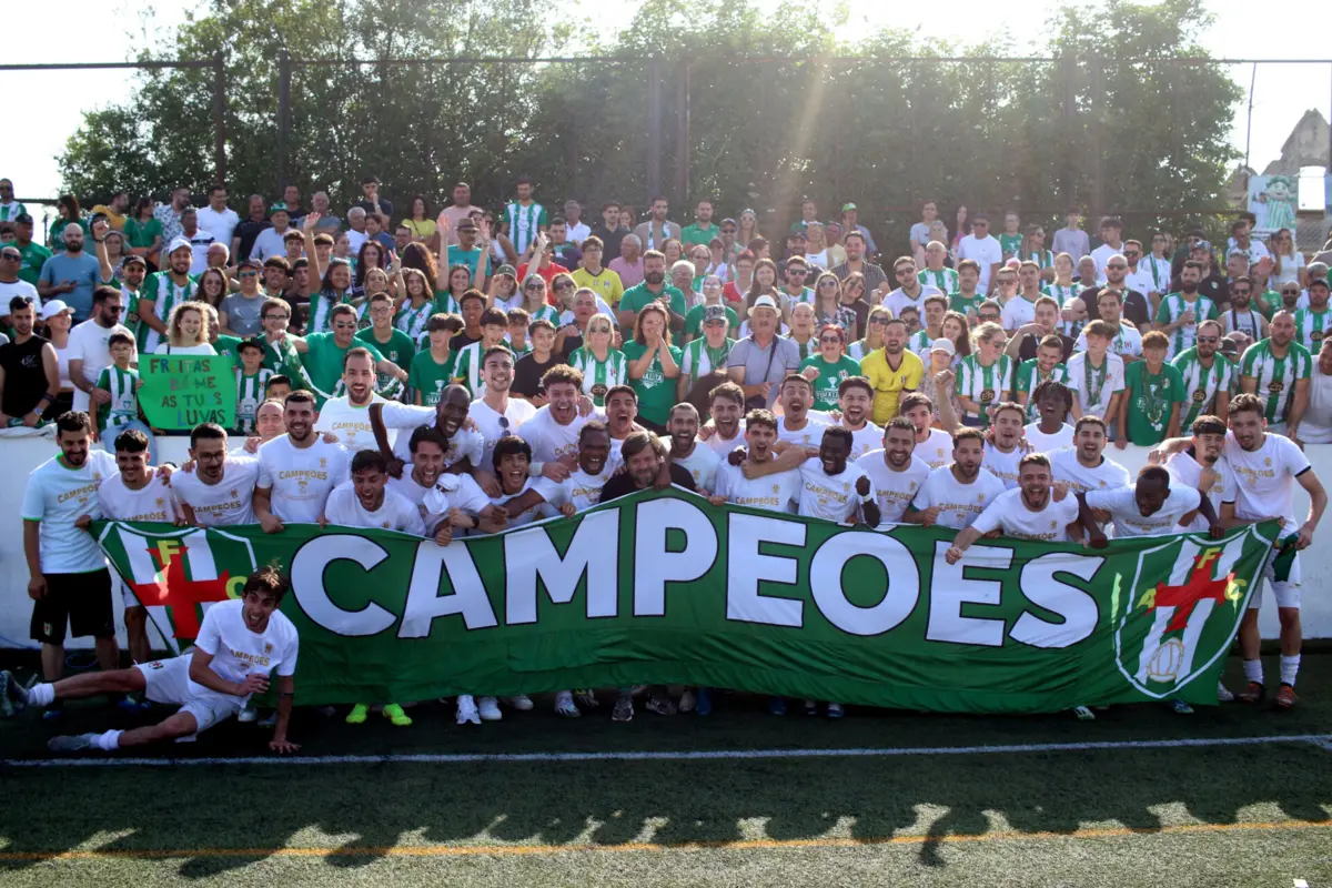 Aparecida fechou época de sonho com a conquista do campeonato, depois de já ter ganho a Taça