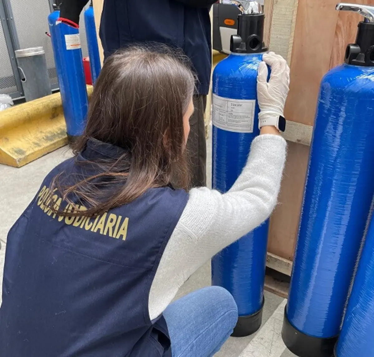 Cilindros seguiram para Portugal por via terrestre sob vigilância da Guardia Civil e da Polícia Judiciária