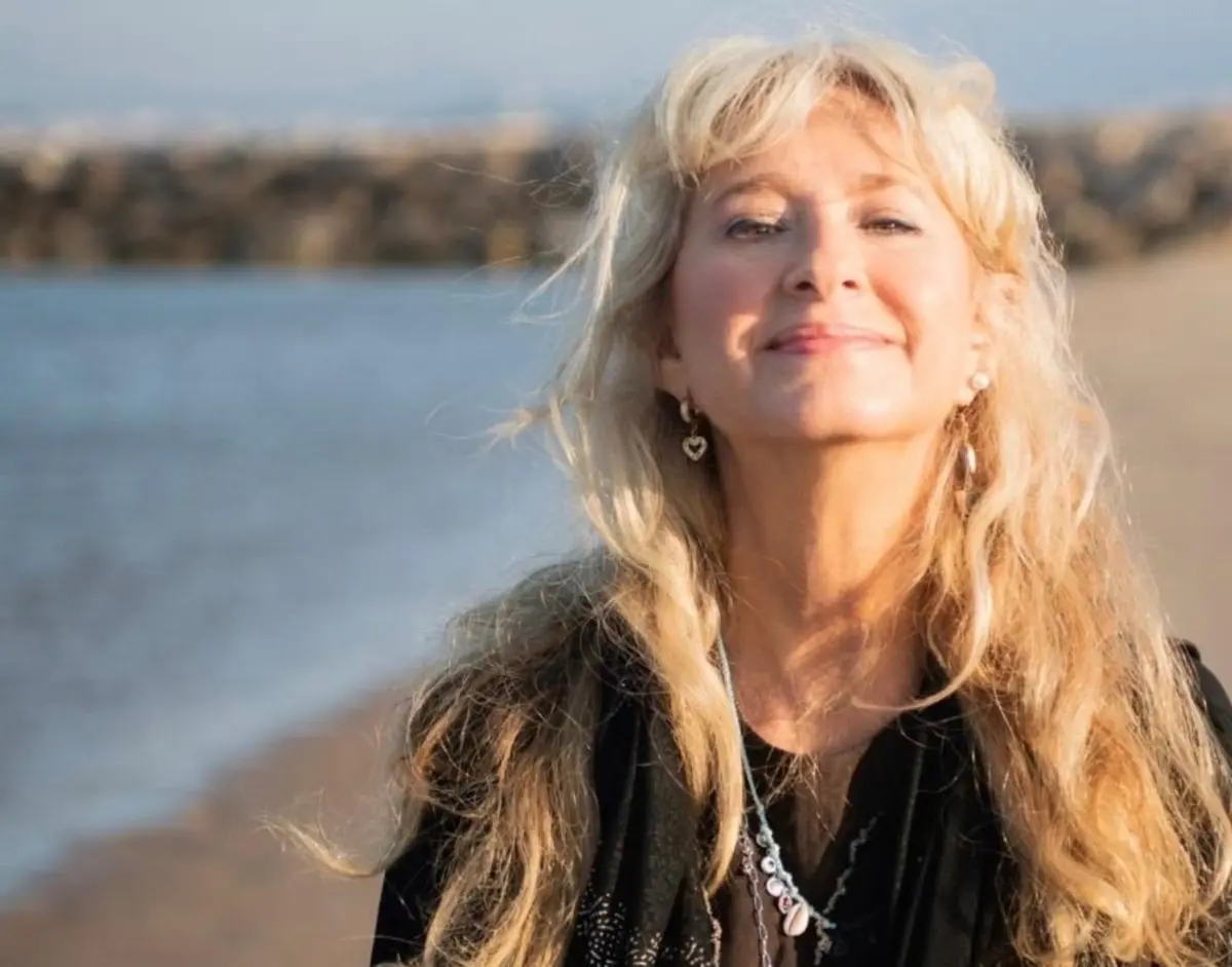 "Brumas do luar - Lisboa, mar e alma" é o novo álbum de Maria León. Com participações de Carlos Maria Trindade, Rodrigo Leão, Pedro Jóia e Rão Kyao