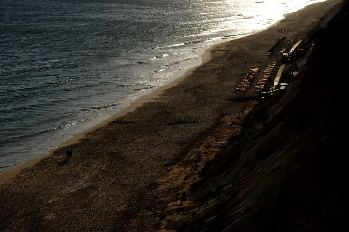 Dessalinizadora transforma água do mar em água potável