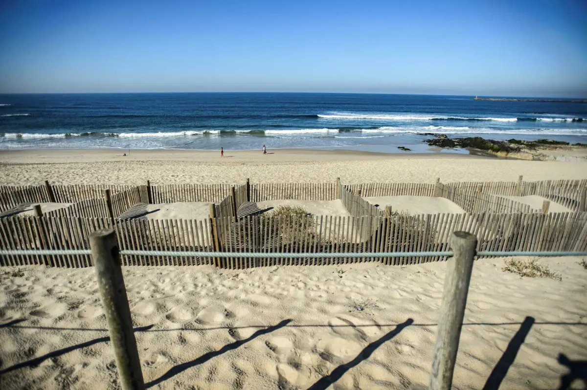 Os banhistas não devem tomar banho nas praias de Angeiras Norte, em Matosinhos, e Labruge, em Vila do Conde por precaução