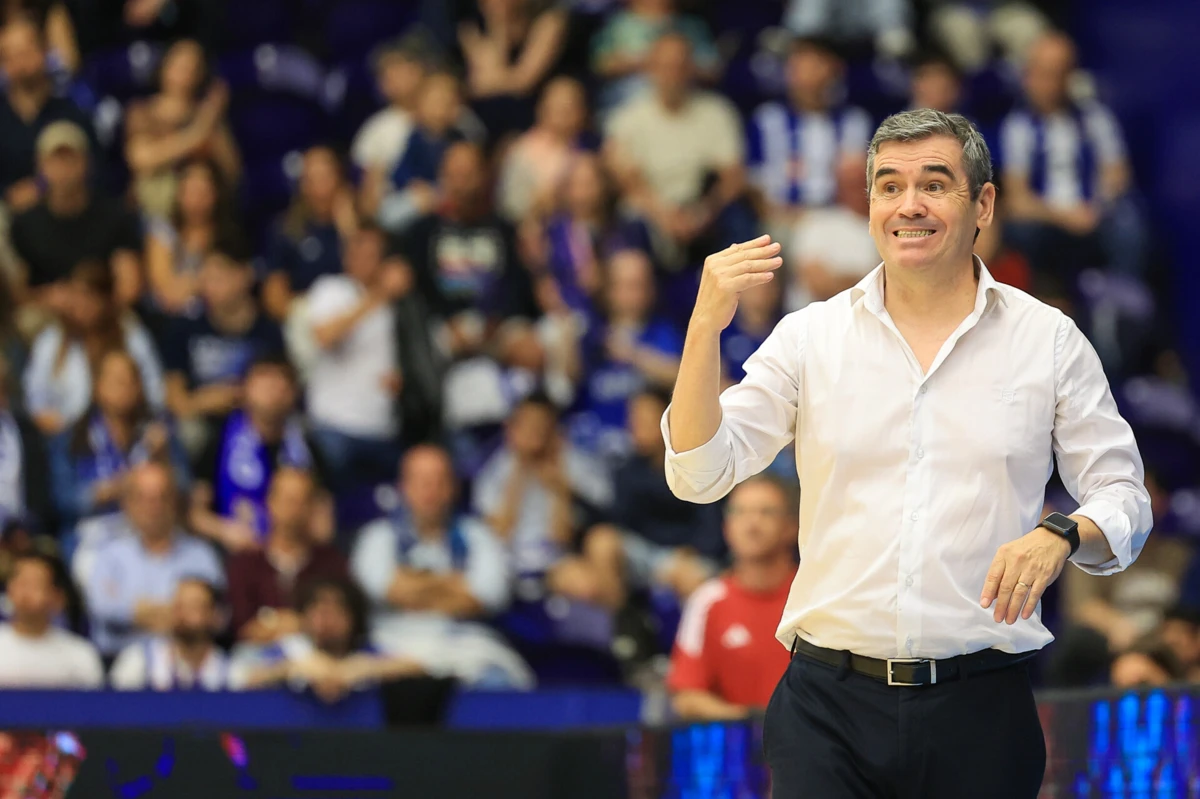 Norberto Alves conduziu o Benfica ao título de campeão de basquetebol