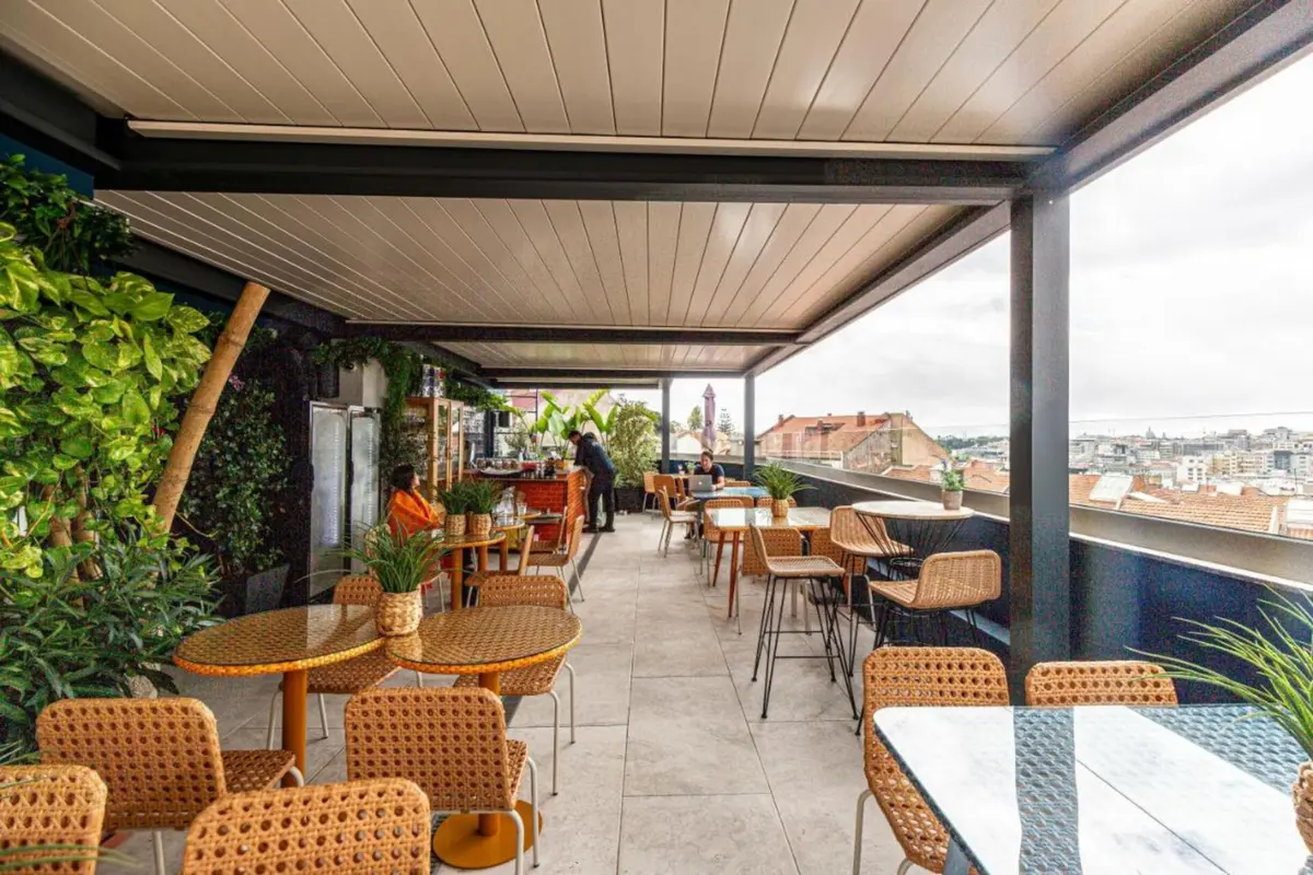 Imagem de contexto do artigo Conde13 junta aparthotel "pet-friendly", rooftop, resturante e festas no centro de Lisboa