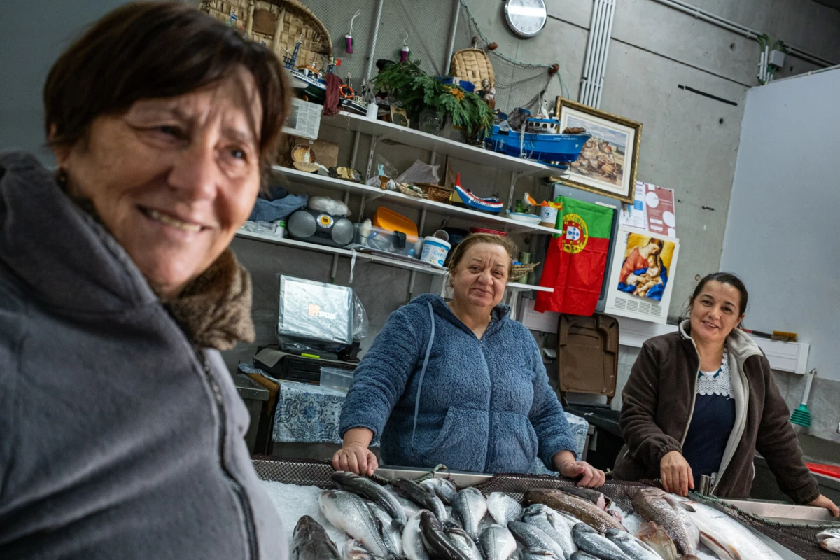 Teresa Matos, Maria Silva e Lúcia Silva, naturais da Afurada, contentes com a separação de Santa Marinha