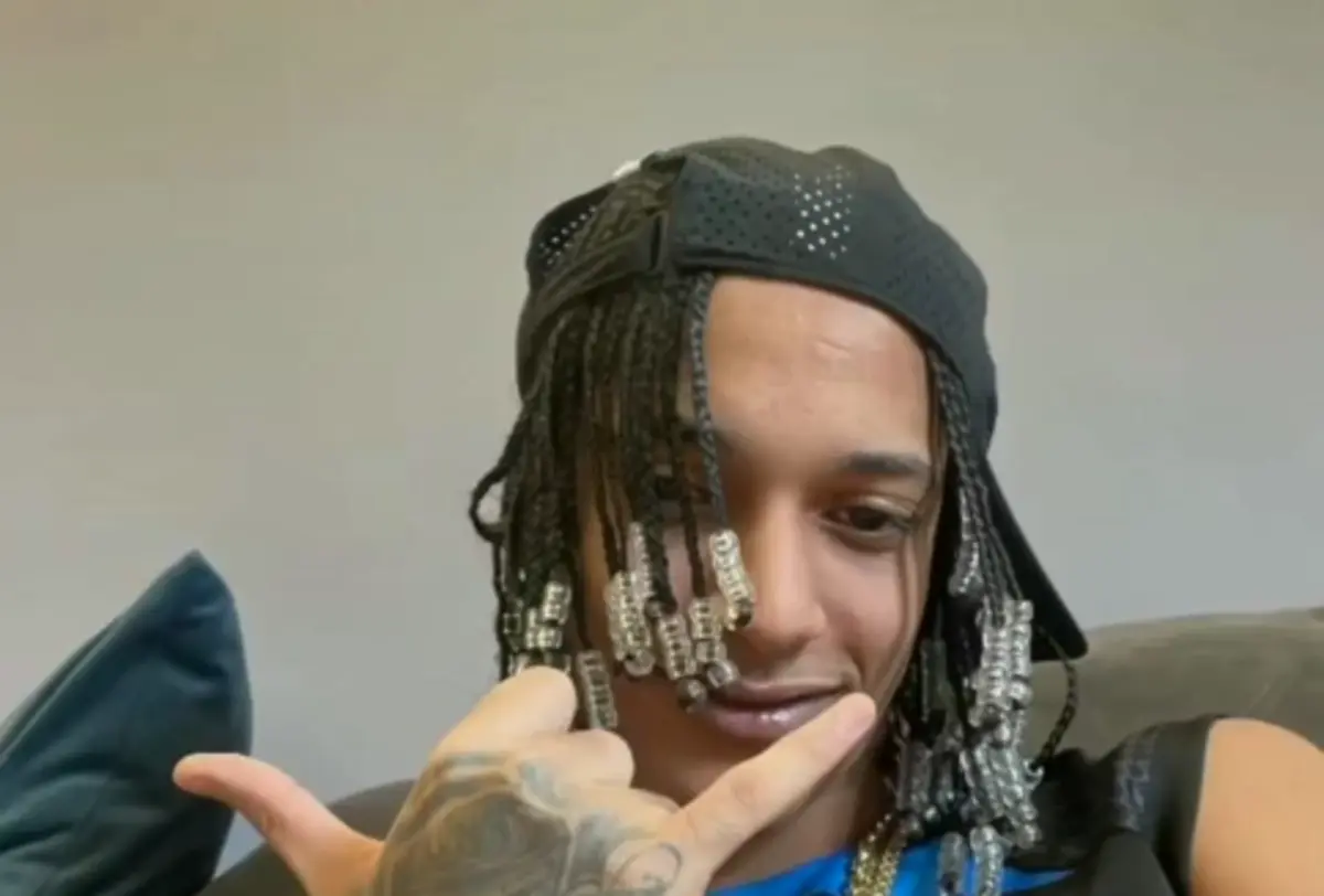 Oruam responde por associação para o tráfico de drogas, resistência qualificada, dano ao património público, desacato, lesão corporal e tráfico