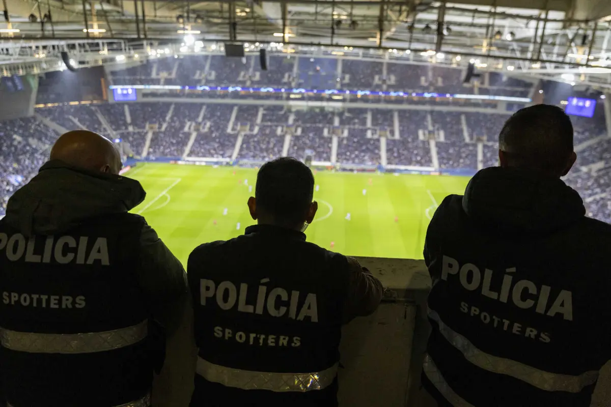 PSP apreendeu mais de cem bilhetes em casa de elemento da claque